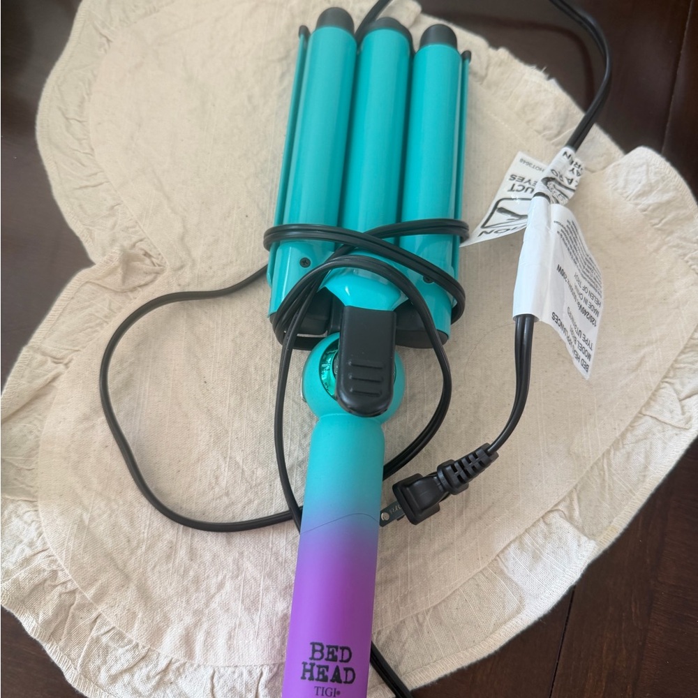 BedHead Triple Barrel Waver in Teal and Purple Ombre